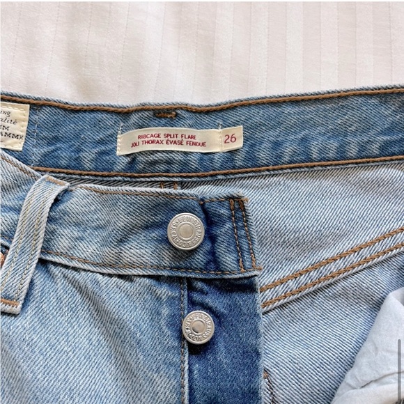 Levi’s Ribcage Split Flare Jean Dazed and Confused Light Washed Blue size 26 - Picture 12 of 16
